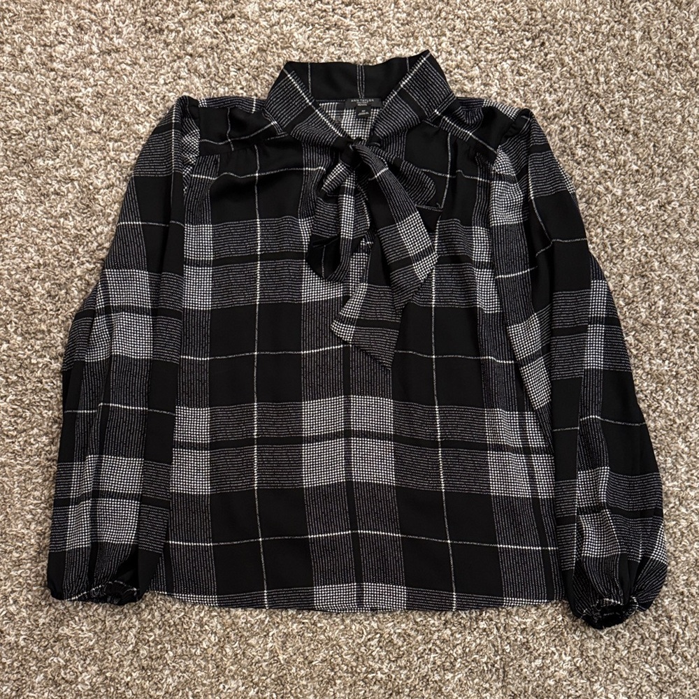 Ann Taylor Factory Black and White Blouse With Necktie M Petite